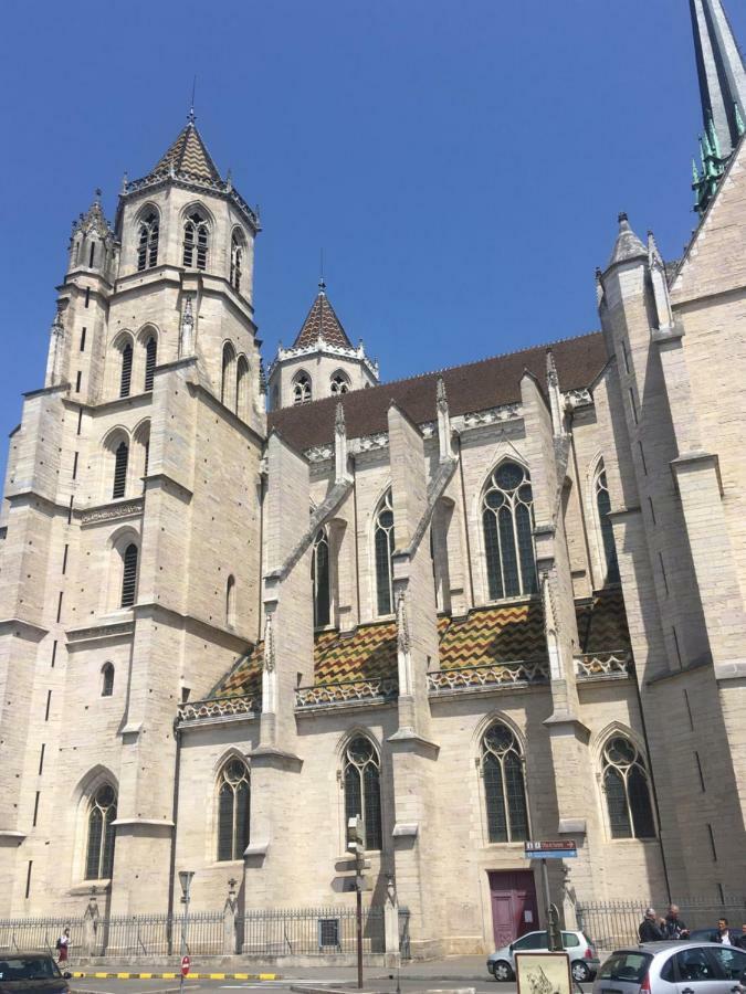 Appartements Atypiques Centre Historique Dijon Exterior photo